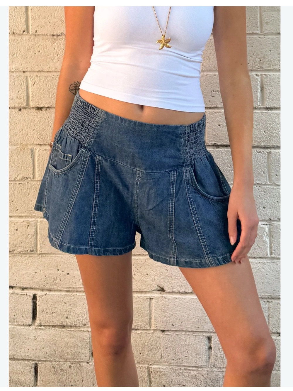 Free People Denim Smocked Waist Women’s Shorts - B